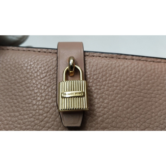 Michael Kors Mercer Pink Pebbled Leather Credit Card ID Window Bifold Wallet - Picture 4 of 16